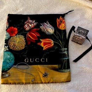 Authentic GUCCI handbag dust cover and jewerly box mint condition